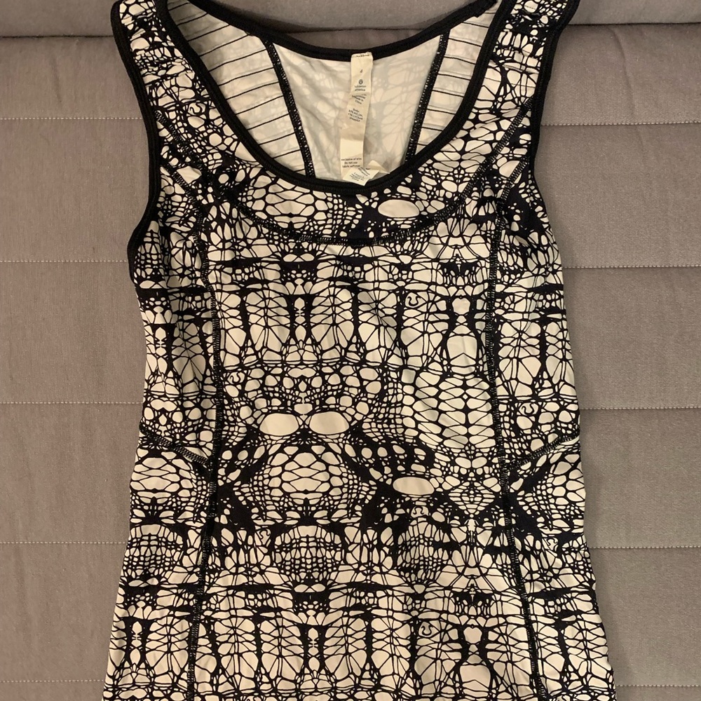 Lululemon tank